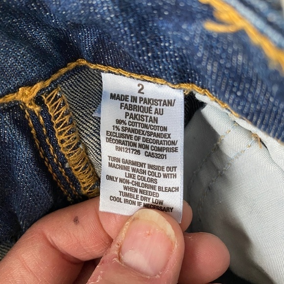 Aeropostale Midi Women's Denim Rolled Hem Ripped Jean Shorts Size 2 - Picture 7 of 12